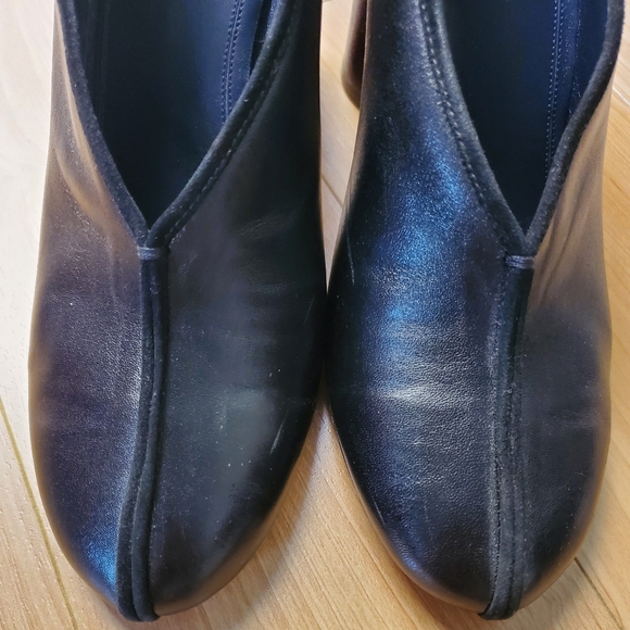 CÉLINE BLACK LEATHER VAMP PUMPS - Picture 5 of 9